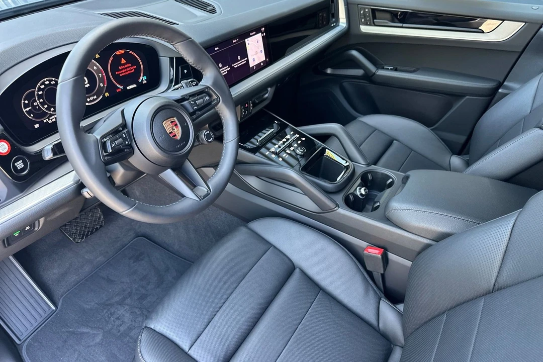 2026 Porsche Cayenne - Image 4 of 31