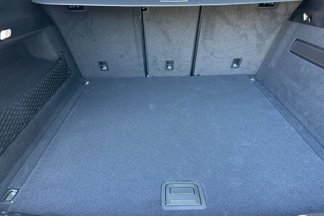 2026 Porsche Cayenne - Image 17 of 31