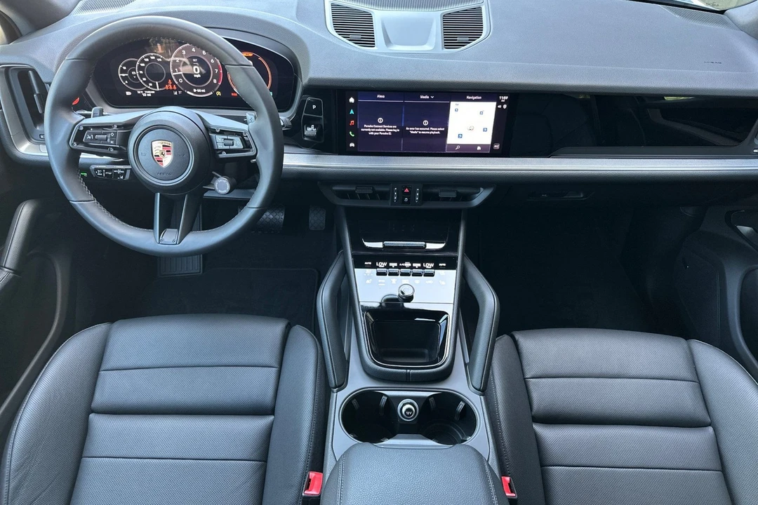 2026 Porsche 9Y0/9Y3 Cayenne - Image 6 of 31