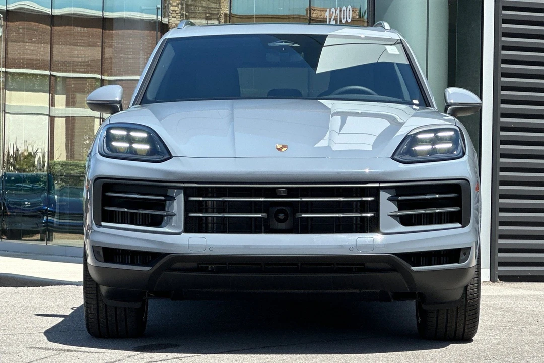 2026 Porsche 9Y0/9Y3 Cayenne - Image 11 of 31