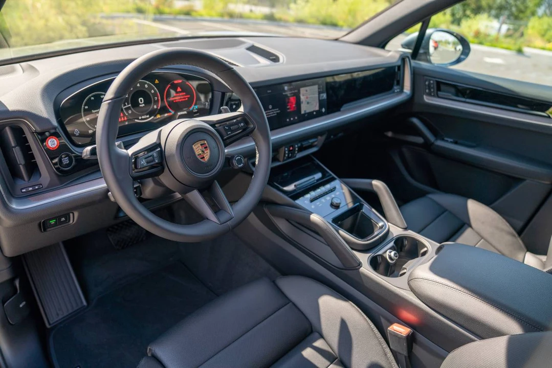 2026 Porsche 9Y0/9Y3 Cayenne - Image 4 of 5