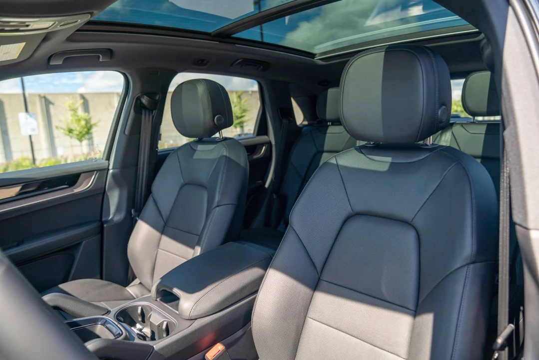 2026 Porsche 9Y0/9Y3 Cayenne - Image 5 of 5