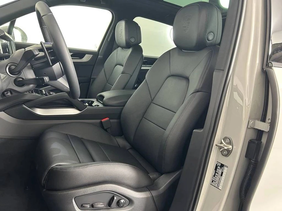2026 Porsche 9Y0/9Y3 Cayenne - Image 5 of 5