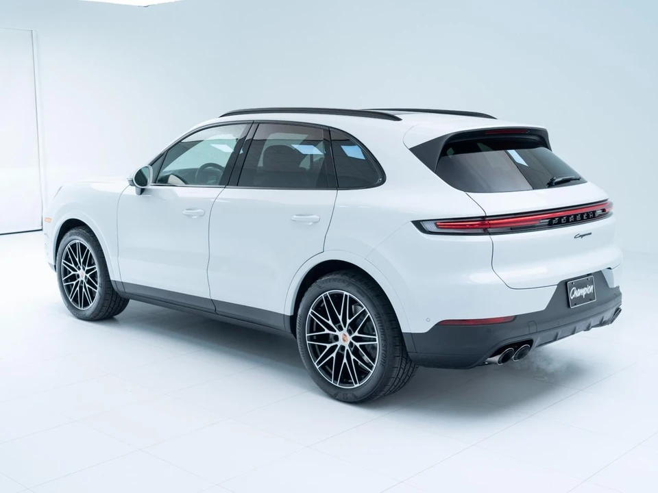 2026 Porsche Cayenne - Image 3 of 30