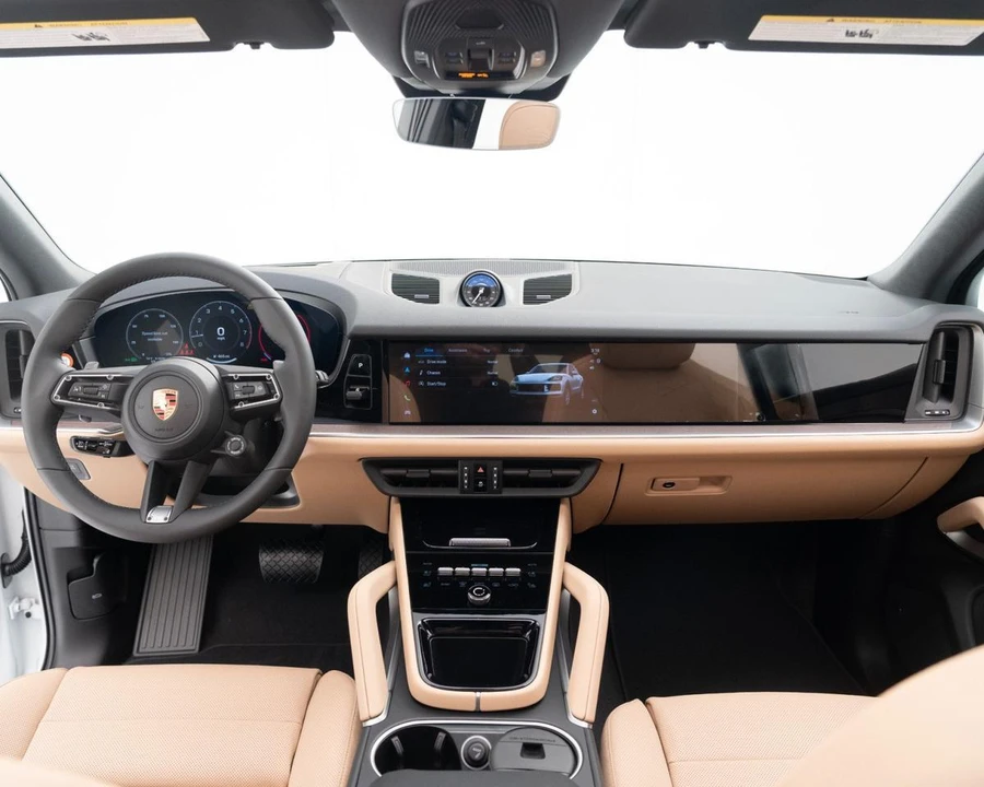 2026 Porsche Cayenne - Image 28 of 30