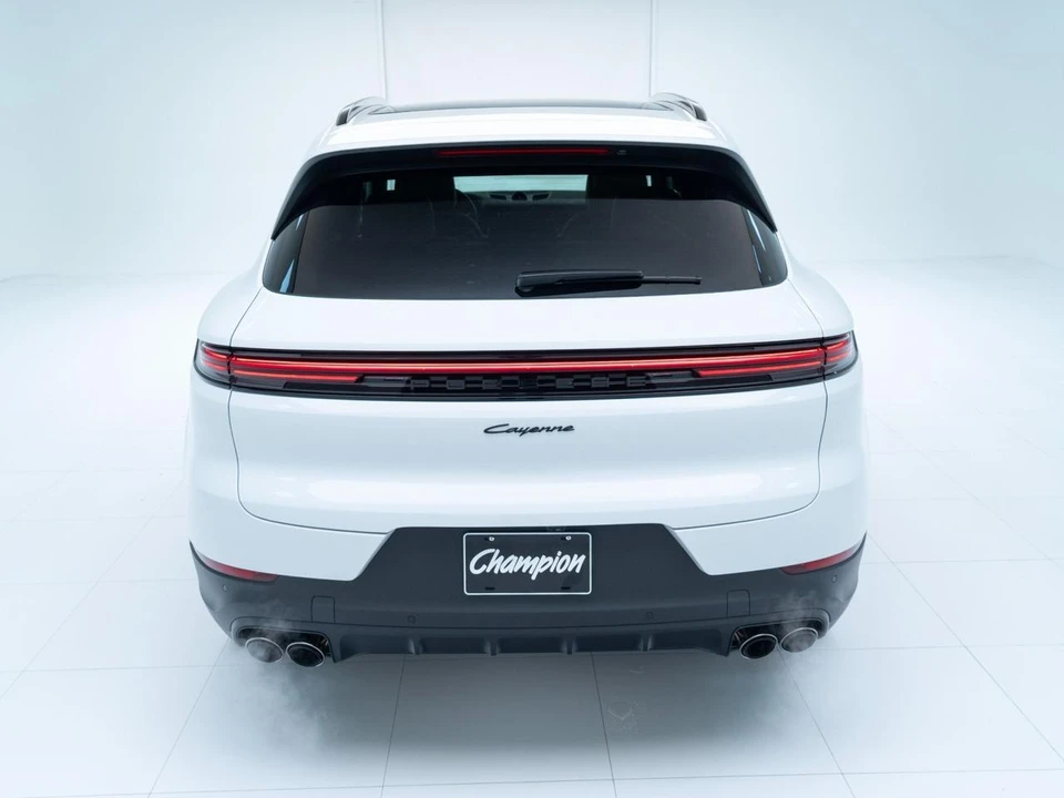 2026 Porsche Cayenne - Image 10 of 30