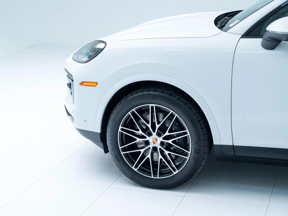 2026 Porsche Cayenne - Image 11 of 30
