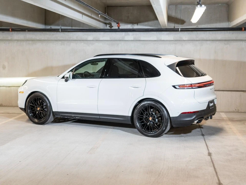 2026 Porsche 9Y0/9Y3 Cayenne - Image 4 of 28