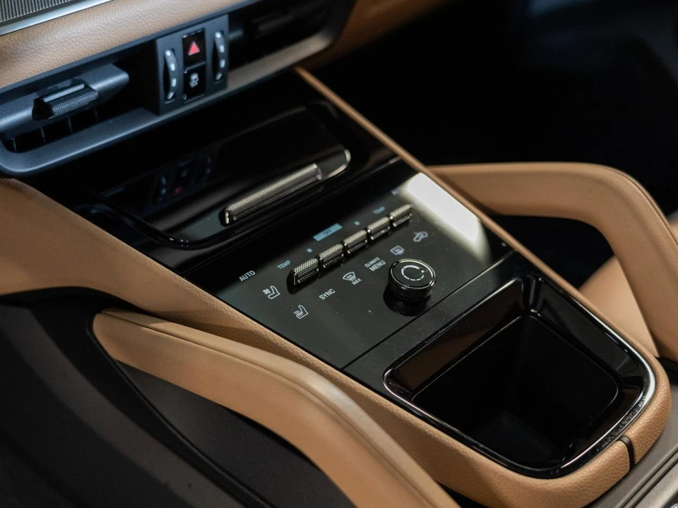 2026 Porsche 9Y0/9Y3 Cayenne - Image 22 of 28