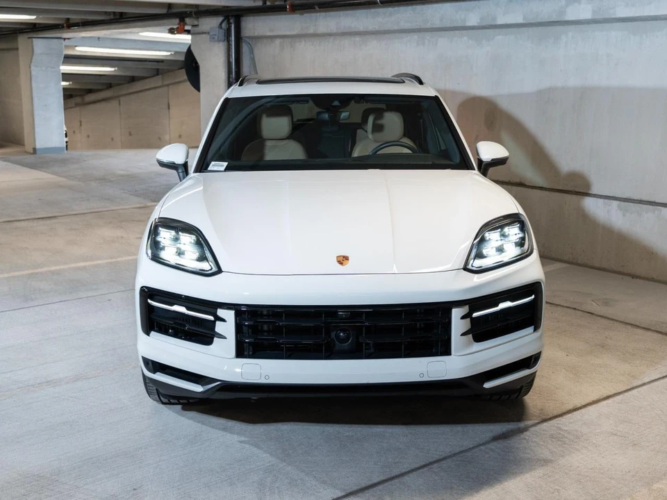 2026 Porsche 9Y0/9Y3 Cayenne - Image 7 of 28