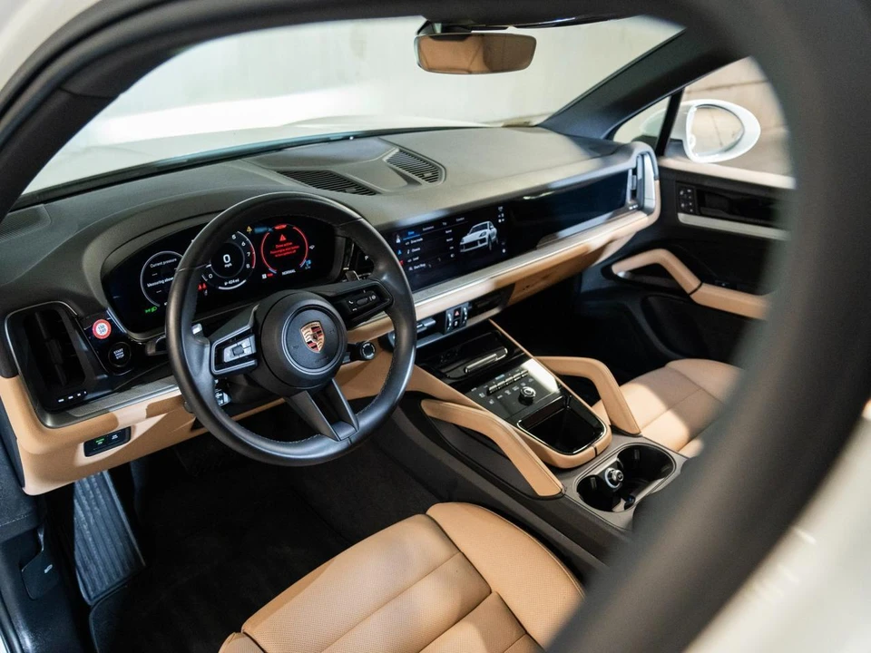 2026 Porsche 9Y0/9Y3 Cayenne - Image 5 of 28