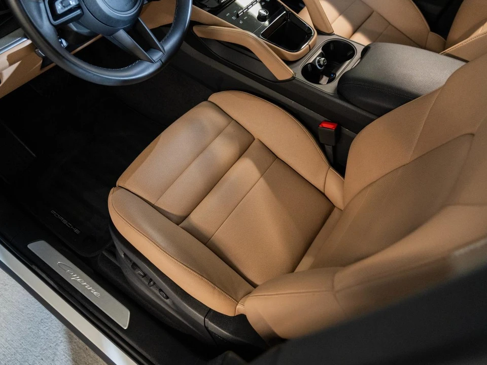 2026 Porsche 9Y0/9Y3 Cayenne - Image 15 of 28