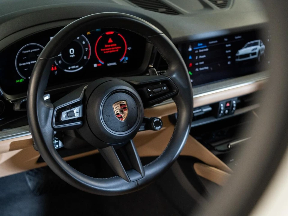 2026 Porsche 9Y0/9Y3 Cayenne - Image 16 of 28