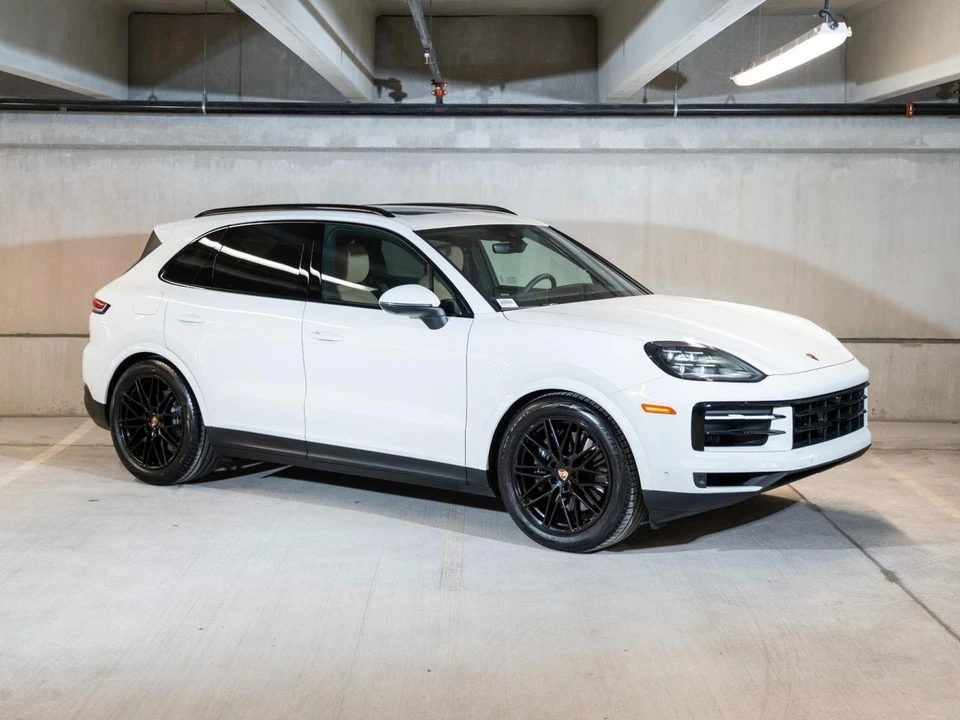 2026 Porsche 9Y0/9Y3 Cayenne - Image 8 of 28