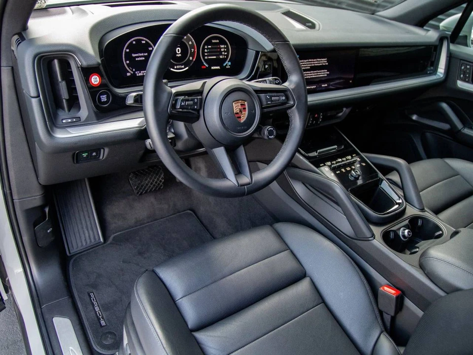 2026 Porsche 9Y0/9Y3 Cayenne - Image 4 of 5