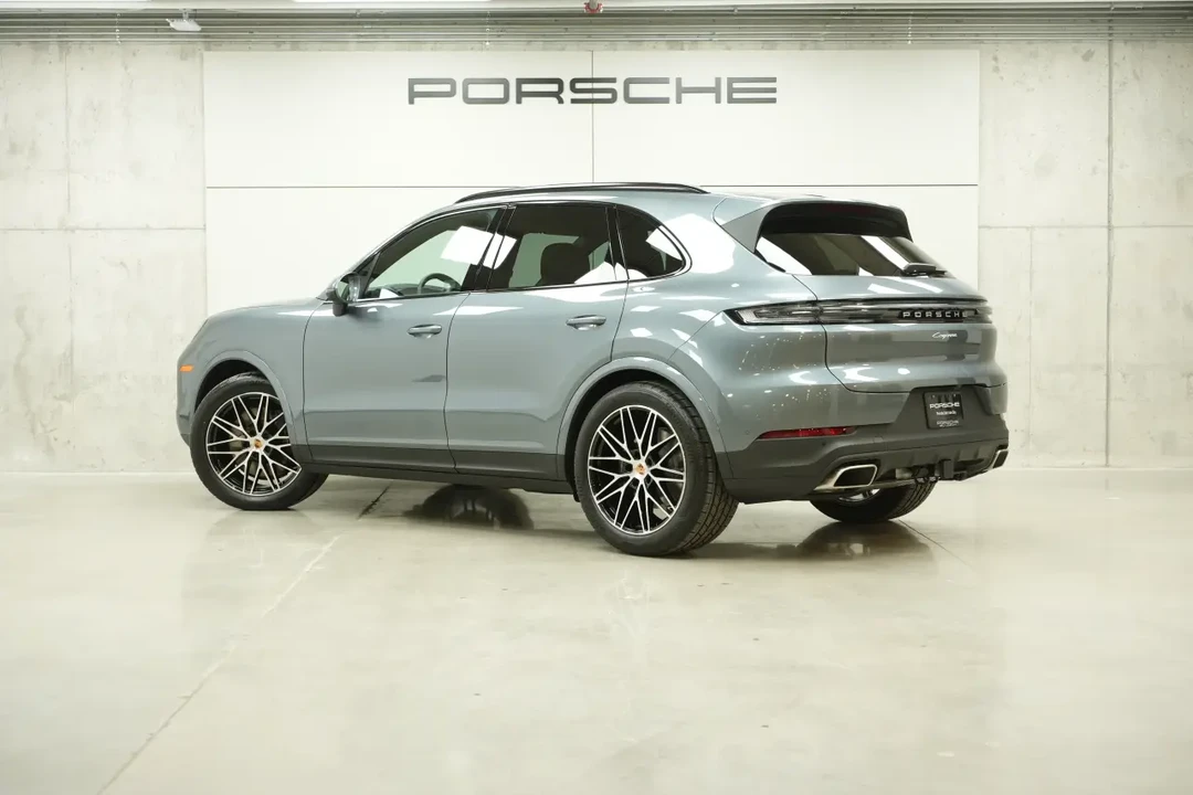 2026 Porsche 9Y0/9Y3 Cayenne - Image 24 of 31
