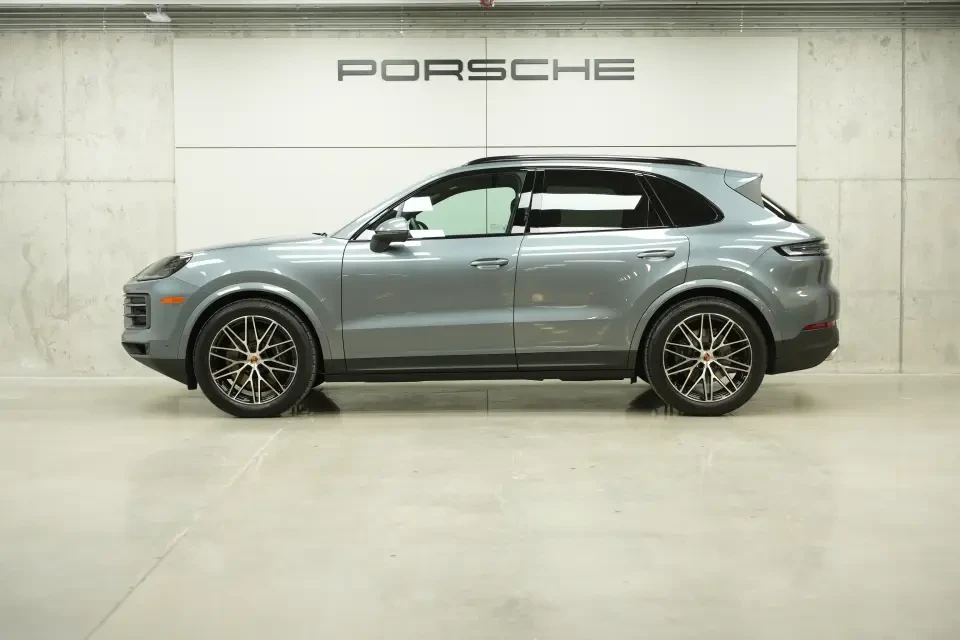 2026 Porsche 9Y0/9Y3 Cayenne - Image 15 of 31