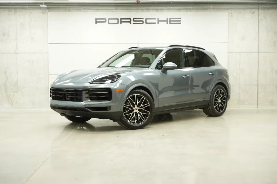 2026 Porsche 9Y0/9Y3 Cayenne - Image 3 of 31