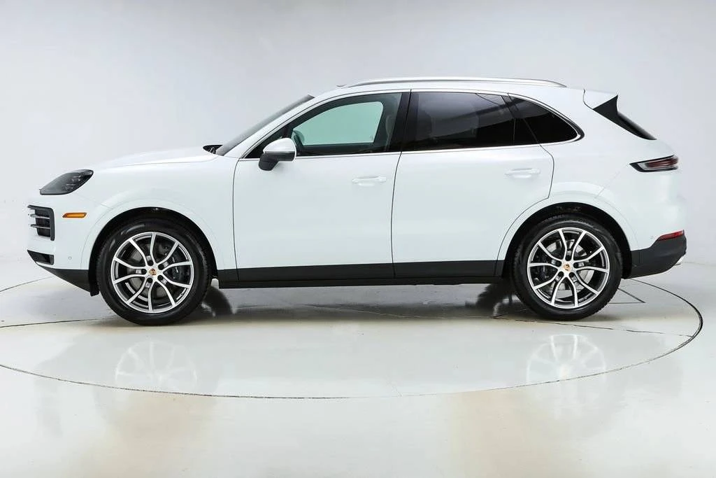 2026 Porsche 9Y0/9Y3 Cayenne - Image 2 of 4