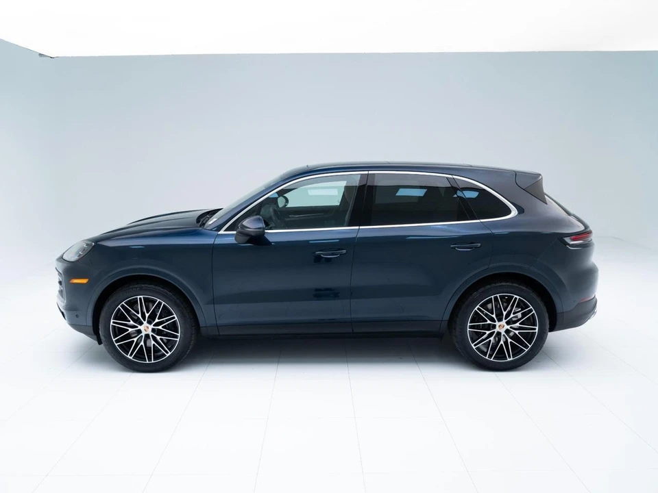 2026 Porsche Cayenne - Image 2 of 31