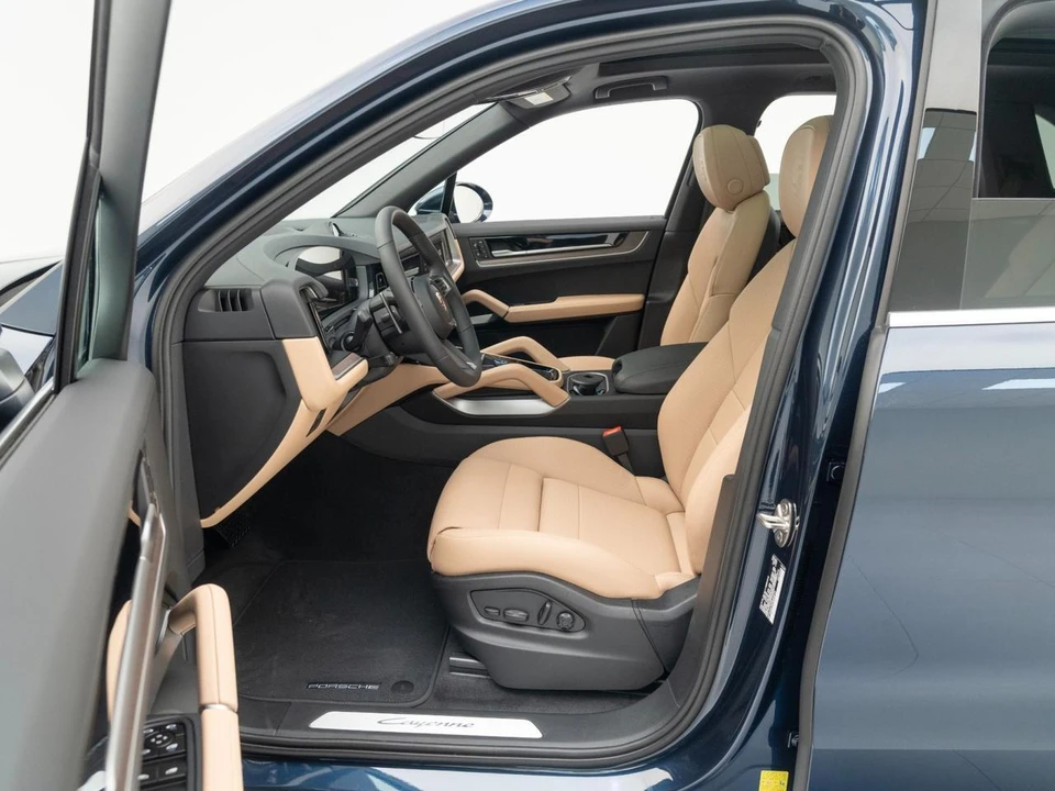 2026 Porsche Cayenne - Image 17 of 31