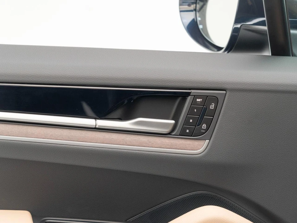 2026 Porsche Cayenne - Image 20 of 31