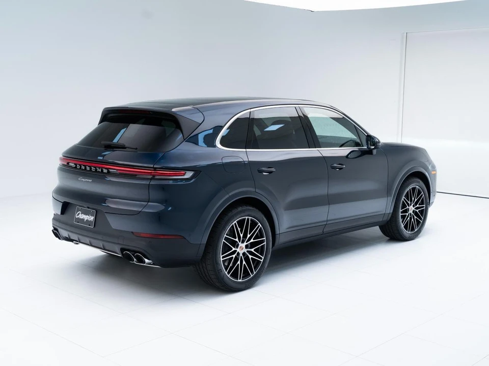 2026 Porsche Cayenne - Image 9 of 31