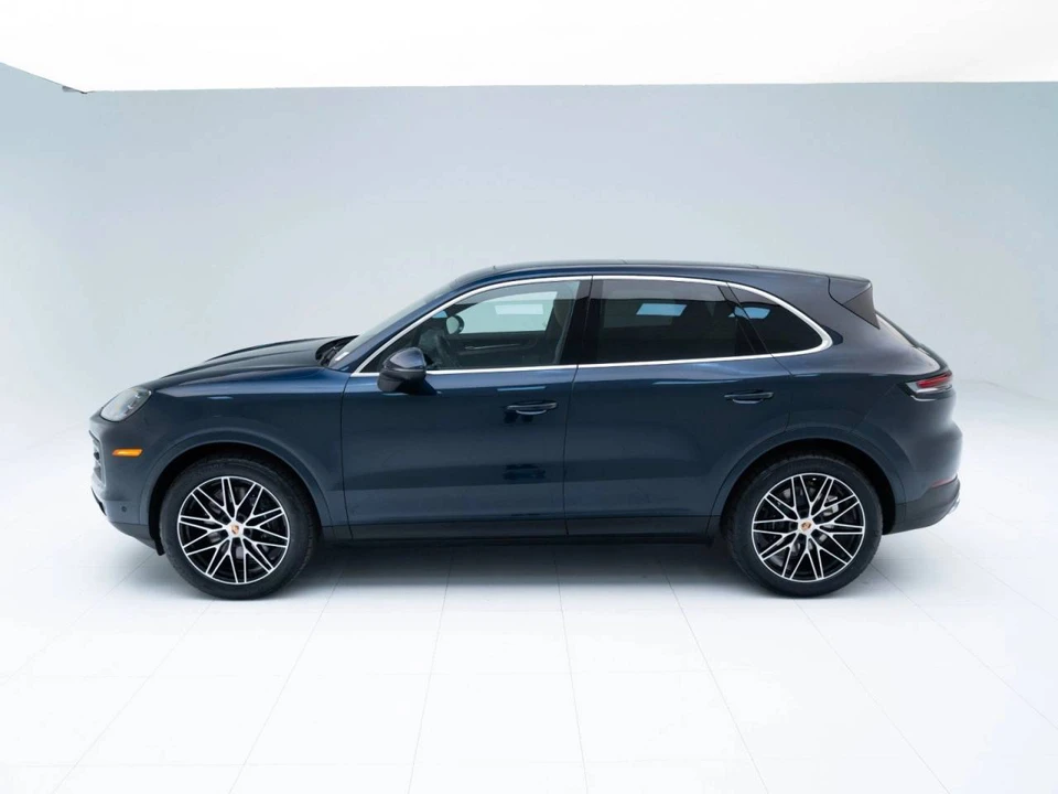 2026 Porsche 9Y0/9Y3 Cayenne - Image 2 of 5
