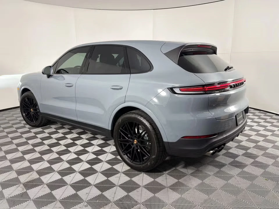 2026 Porsche 9Y0/9Y3 Cayenne - Image 19 of 31