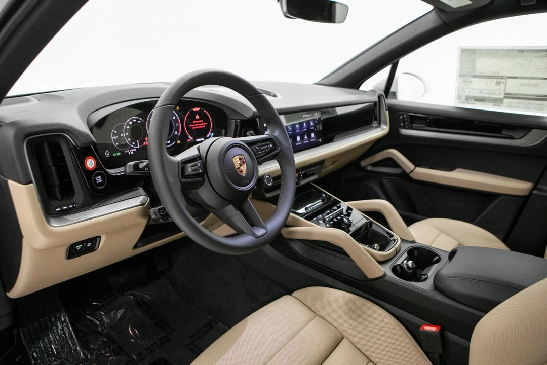2026 Porsche 9Y0/9Y3 Cayenne - Image 4 of 5