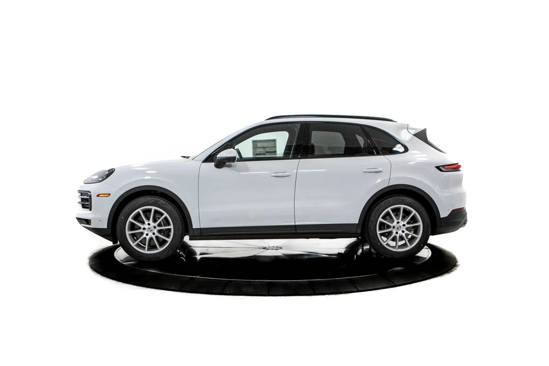 2026 Porsche 9Y0/9Y3 Cayenne - Image 2 of 5