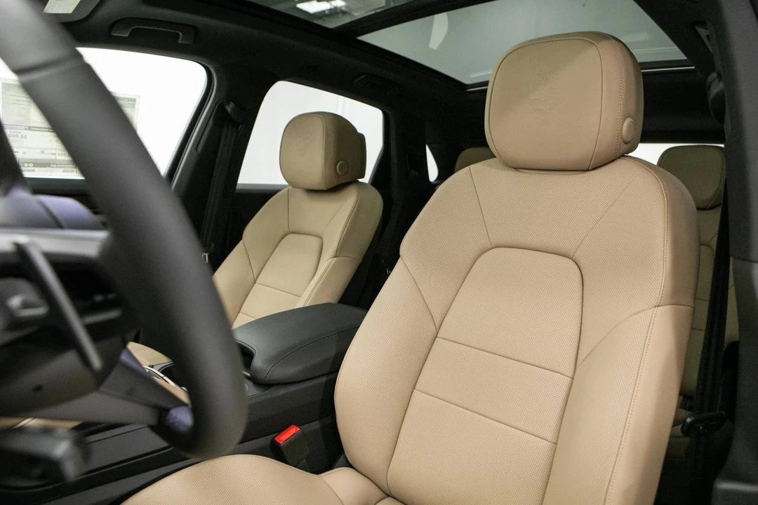 2026 Porsche 9Y0/9Y3 Cayenne - Image 5 of 5