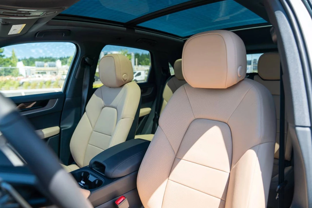 2026 Porsche 9Y0/9Y3 Cayenne - Image 4 of 5