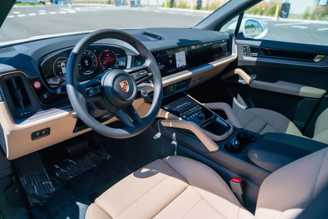 2026 Porsche 9Y0/9Y3 Cayenne - Image 5 of 5