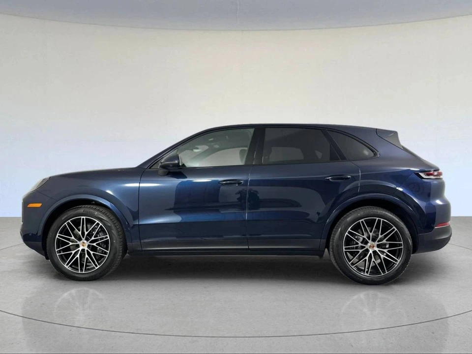 2026 Porsche 9Y0/9Y3 Cayenne - Image 2 of 4