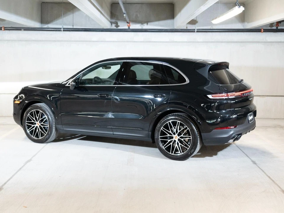 2026 Porsche 9Y0/9Y3 Cayenne - Image 3 of 30