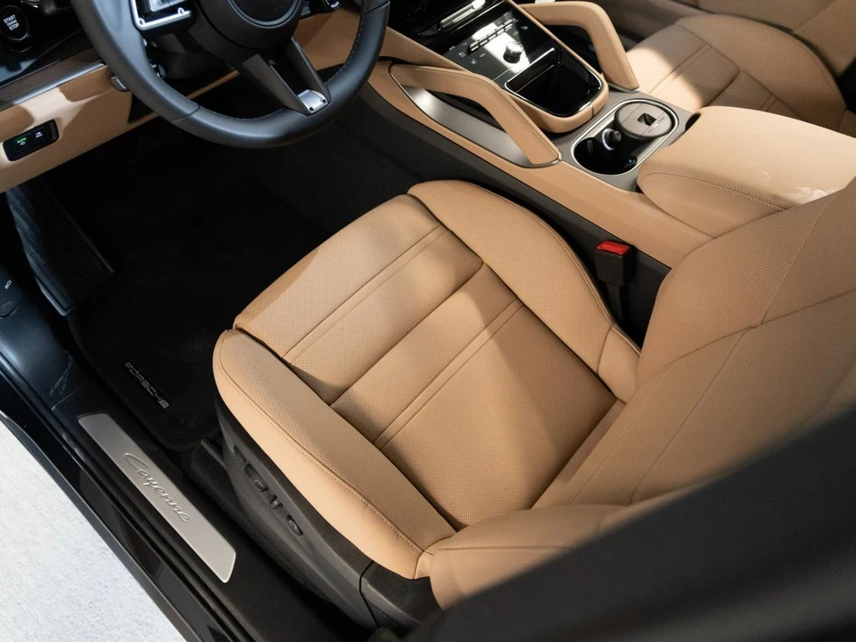 2026 Porsche 9Y0/9Y3 Cayenne - Image 14 of 30