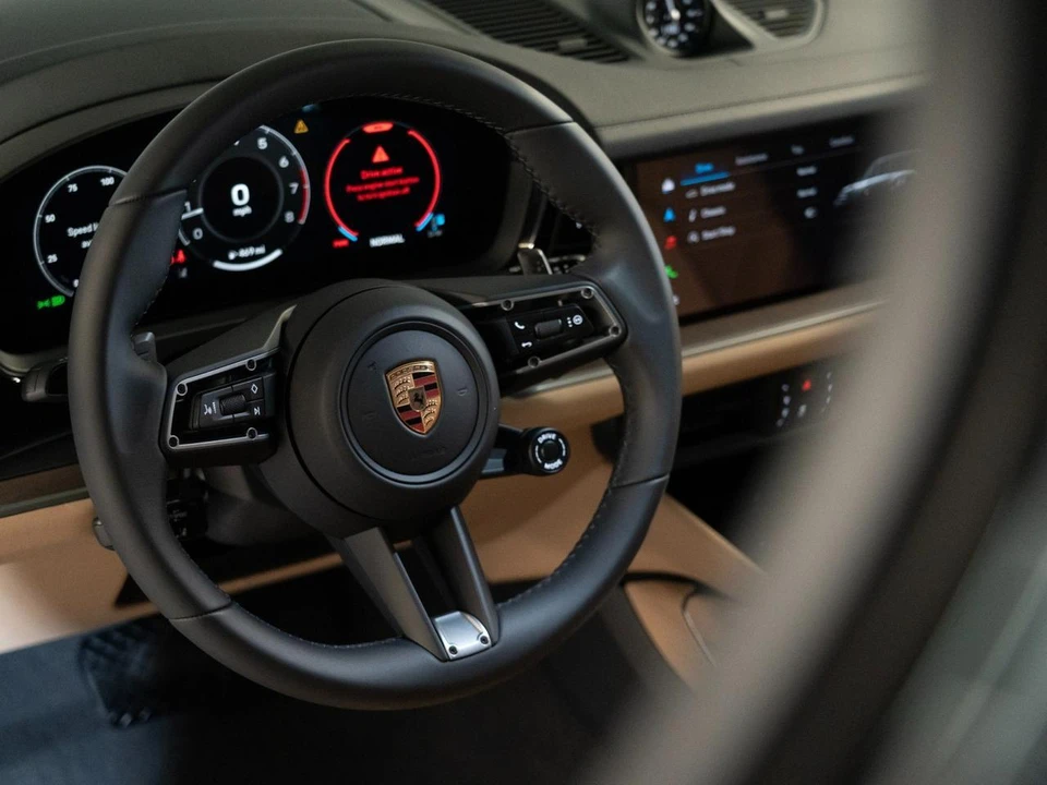 2026 Porsche 9Y0/9Y3 Cayenne - Image 15 of 30