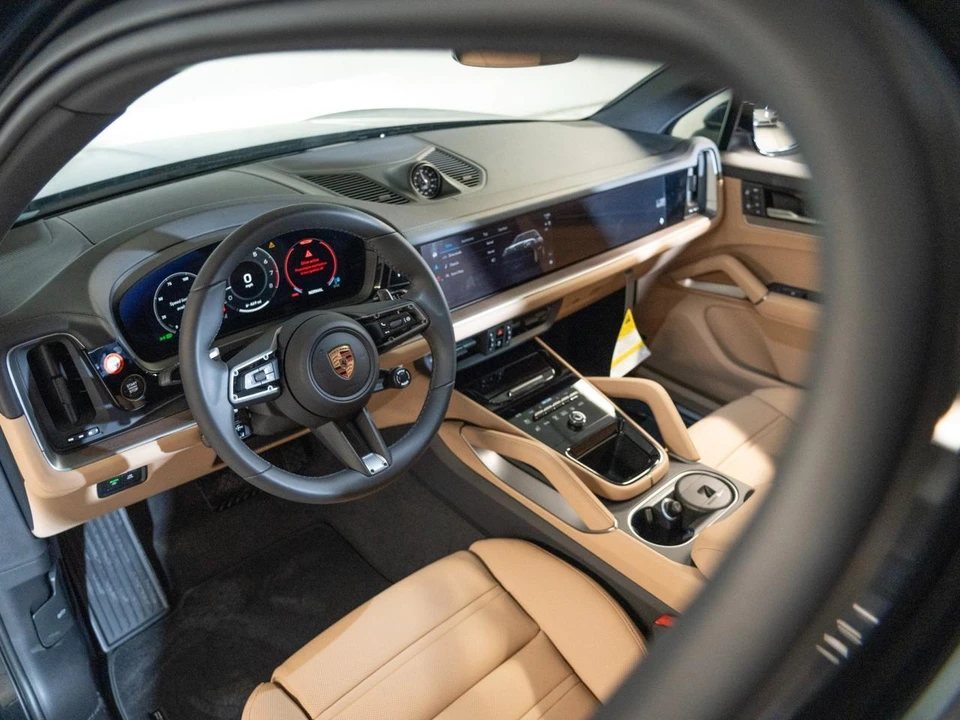 2026 Porsche 9Y0/9Y3 Cayenne - Image 4 of 30