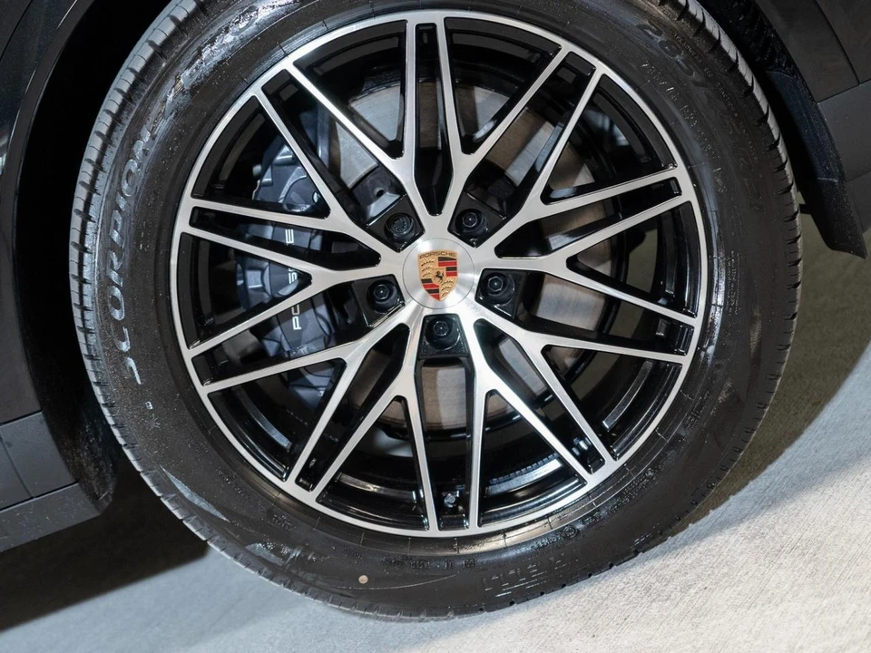 2026 Porsche 9Y0/9Y3 Cayenne - Image 11 of 30