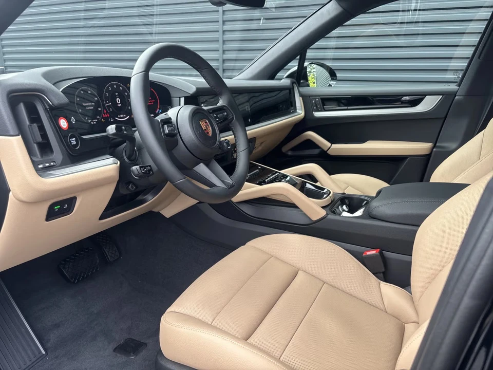 2026 Porsche 9Y0/9Y3 Cayenne - Image 28 of 31