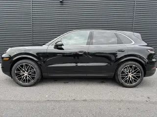 2026 Porsche 9Y0/9Y3 Cayenne - Image 13 of 31