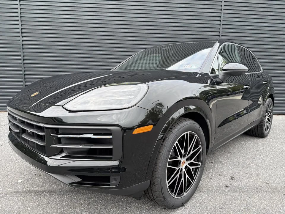 2026 Porsche 9Y0/9Y3 Cayenne - Image 3 of 31