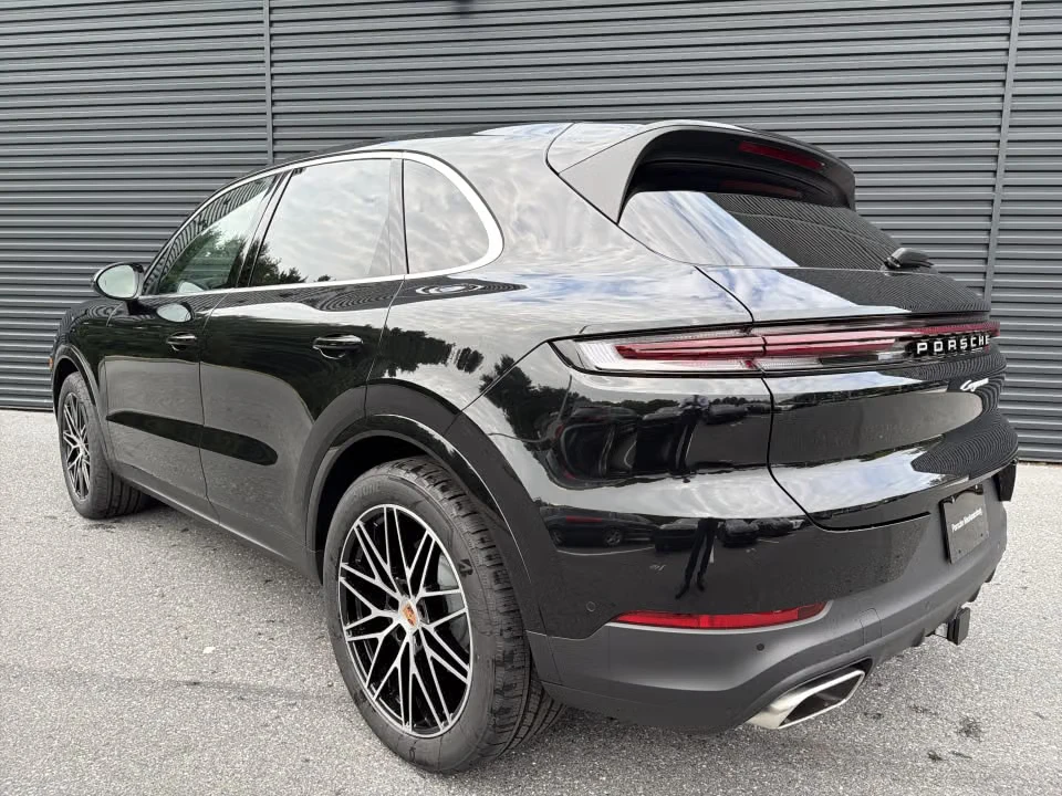 2026 Porsche 9Y0/9Y3 Cayenne - Image 19 of 31