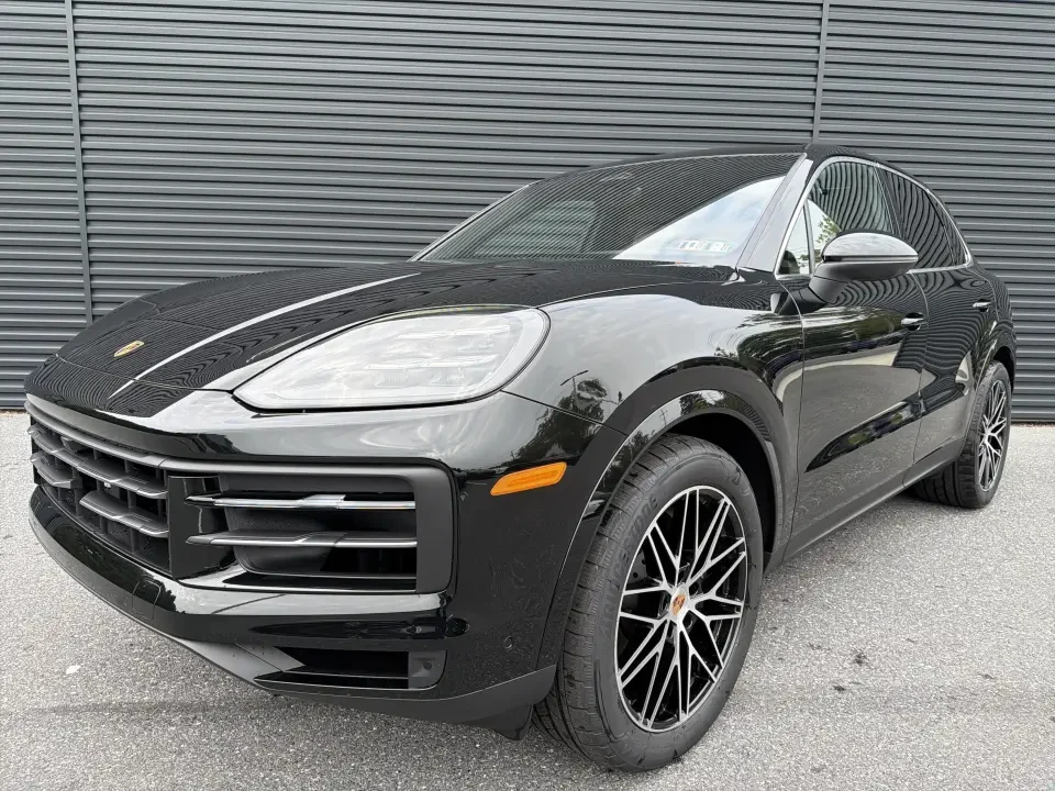 2026 Porsche 9Y0/9Y3 Cayenne - Image 7 of 31