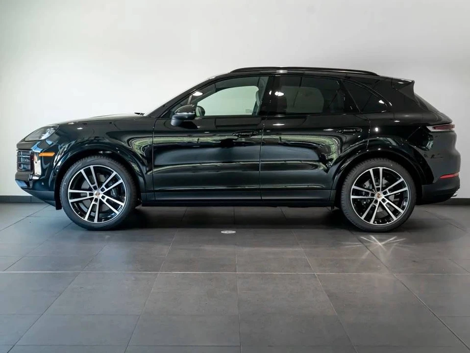 2026 Porsche 9Y0/9Y3 Cayenne - Image 2 of 4