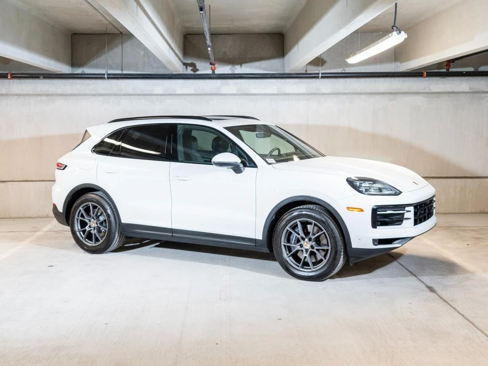 2026 Porsche 9Y0/9Y3 Cayenne - Image 8 of 29