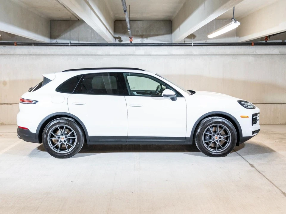 2026 Porsche 9Y0/9Y3 Cayenne - Image 9 of 29