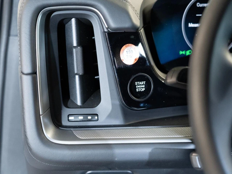 2026 Porsche 9Y0/9Y3 Cayenne - Image 25 of 29