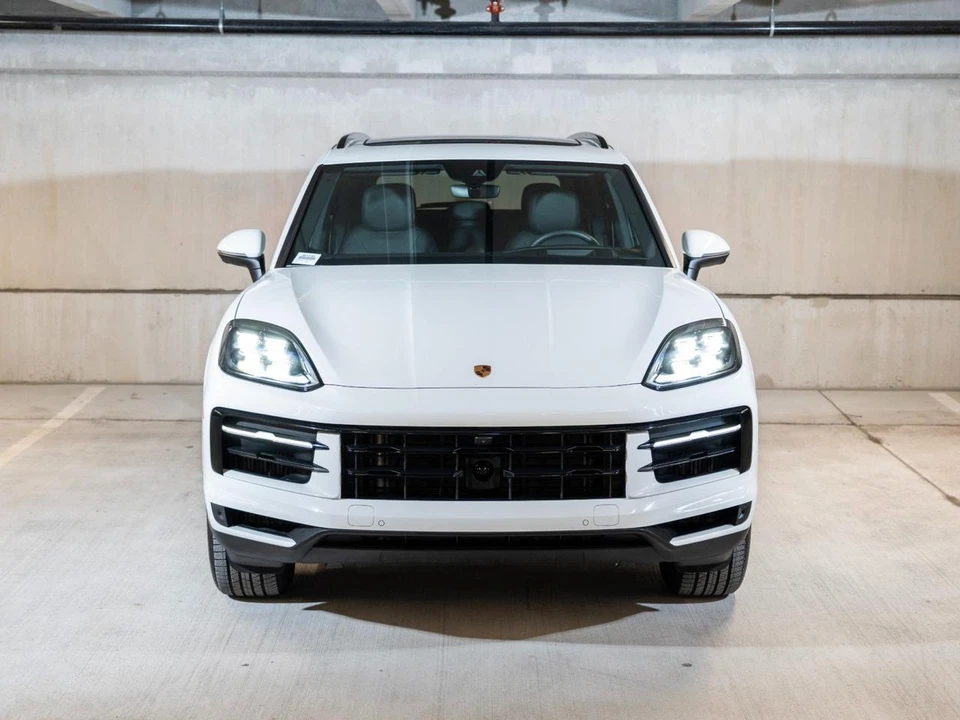 2026 Porsche 9Y0/9Y3 Cayenne - Image 7 of 29